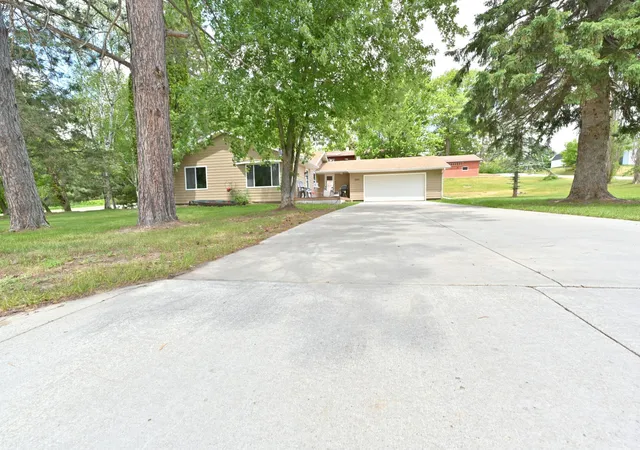 Homes for sale in Grand Rapids, MN | 1025 Sw 5th St, Grand Rapids, MN 55744 | MLS# 7085414