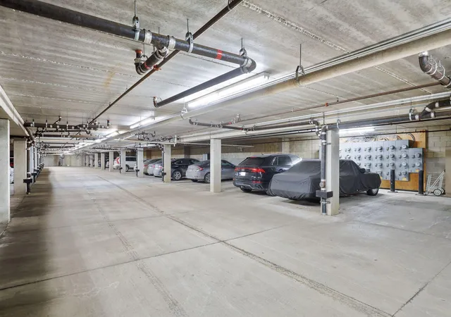 35th image of 1350 Douglas Dr N #309, Minneapolis, MN 55422 | MLS# 7085455