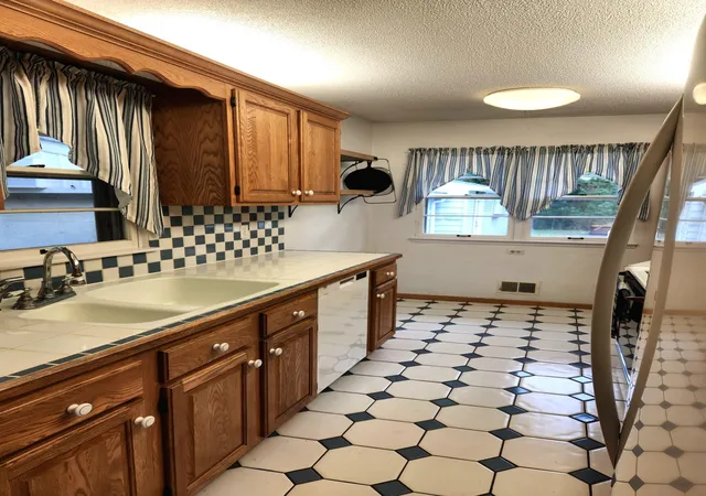 4th image of 2606 Pearl Ct Se, Rochester, MN 55904 | MLS# 7085512