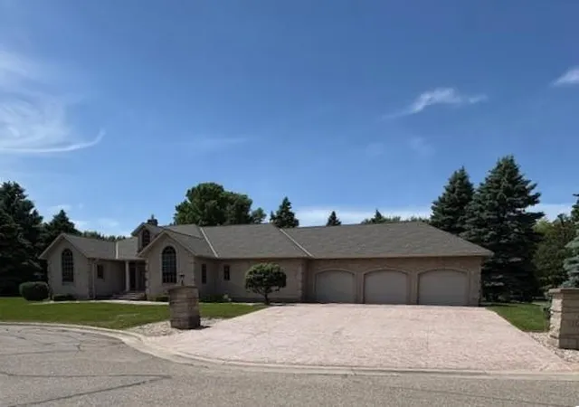 Homes for sale in Montevideo, MN | 103 S 20Th St, Montevideo, MN 56265 | MLS# 7085581