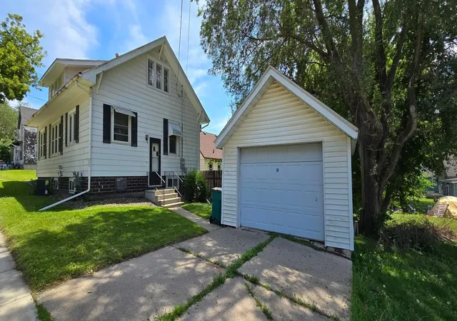 3rd image of 212 E 5Th St, Albert Lea, MN 56007 | MLS# 7085600
