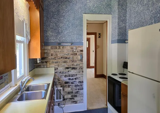 4th image of 212 E 5Th St, Albert Lea, MN 56007 | MLS# 7085600