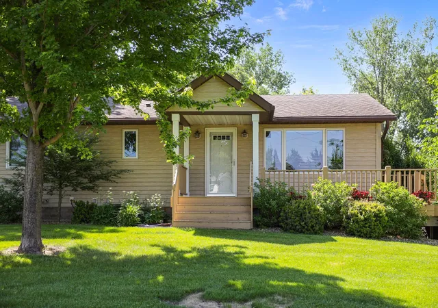 Photo 2 of Single family home for sale at 5414 Elkton Trl, Faribault, MN 55021 | MLS# 7085603 | Listing updated on 2026-09-20