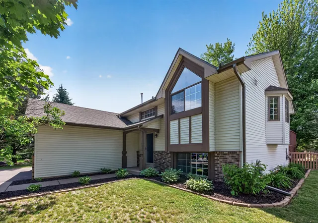 Homes for sale in Stillwater, MN | 1342 Benson Blvd E, Stillwater, MN 55082 | MLS# 7085615