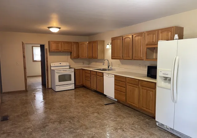 Photo 3 of Single family home for sale at 750 Greenwood Ave, Tracy, MN 56175 | MLS# 7085656 | Listing updated on 2026-09-03