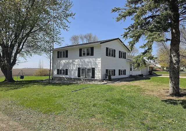 Photo 3 of Single family home for sale at 1107 4th Street NW, Clara City, MN 56222 | MLS# 7085731 | Listing updated on 2026-08-19