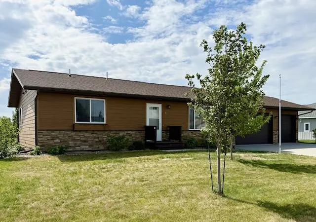 Homes for sale in Perham, MN | 822 9th Ave Sw, Perham, MN 56573 | MLS# 7085768