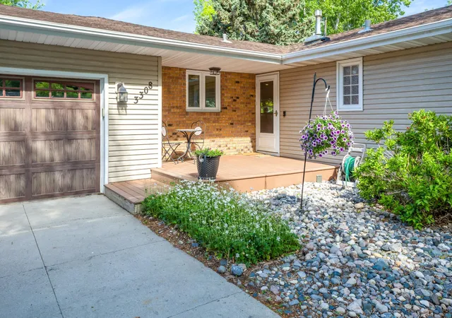 2nd image of 3308 Elm St N, Fargo, ND 58102 | MLS# 7085831