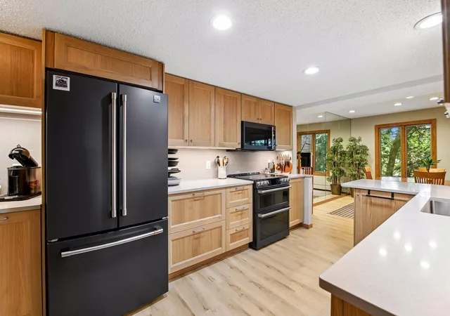 2nd image of 6051 Laurel Ave #112, Minneapolis, MN 55416 | MLS# 7085832