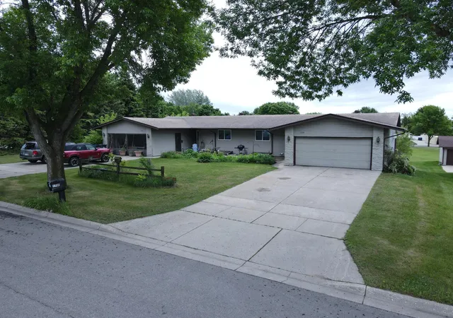 1st image of 1710 N Park St, Fergus Falls, MN 56537 | MLS# 7085839