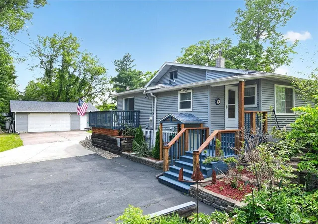 Homes for sale in Mahtomedi, MN | 79 Long Lake Rd, Mahtomedi, MN 55115 | MLS# 7085842