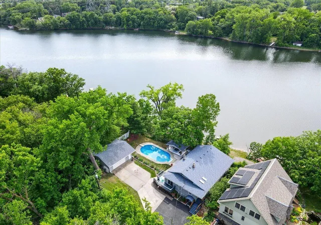 Homes for sale in Mahtomedi, MN | 79 Long Lake Rd, Mahtomedi, MN 55115 | MLS# 7085842