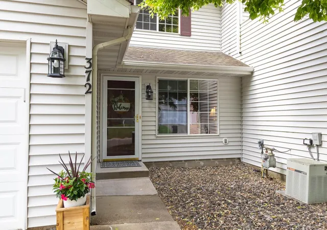 Homes for sale in Woodbury, MN | 372 Gironde Ct, Woodbury, MN 55125 | MLS# 7085878