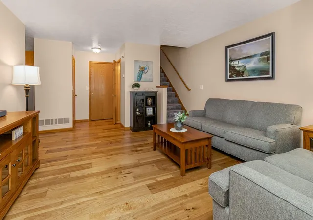 Homes for sale in Woodbury, MN | 372 Gironde Ct, Woodbury, MN 55125 | MLS# 7085878