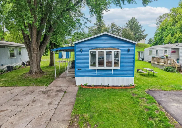 Homes for sale in Lindstrom, MN | 13100 318Th St #131, Lindstrom, MN 55045 | MLS# 7085898