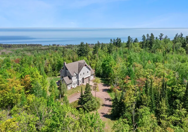 3rd image of 685 Cuttingwood Rd, Two Harbors, MN 55616 | MLS# 7085899
