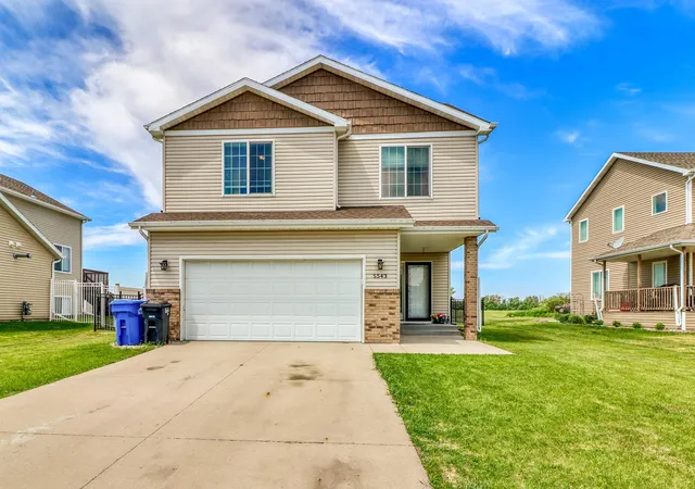 Homes for sale in Fargo, ND | 5543 27th St S, Fargo, ND 58104 | MLS# 7085920