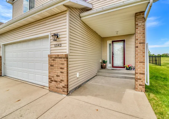 Homes for sale in Fargo, ND | 5543 27Th St S, Fargo, ND 58104 | MLS# 7085920