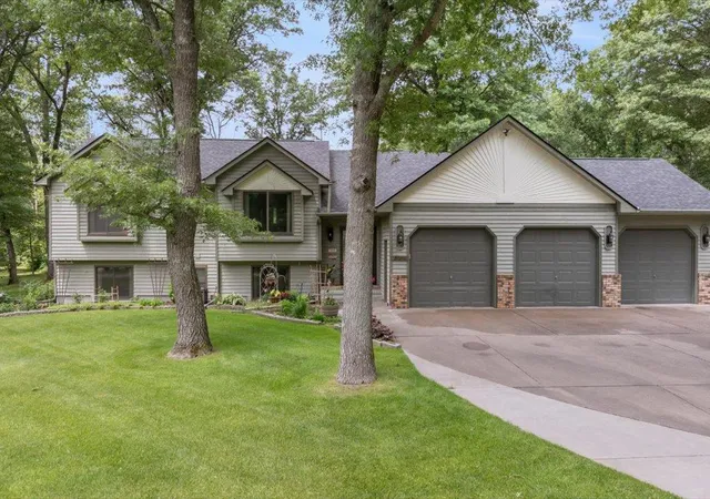 Homes for sale in Brainerd, MN | 16715 Paul Rd, Brainerd, MN 56401 | MLS# 7085932
