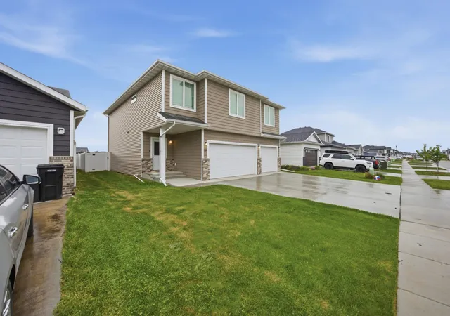 Homes for sale in West Fargo, ND | 1118 Albert Ct W, West Fargo, ND 58078 | MLS# 7085934