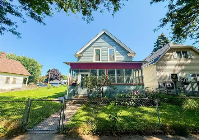 Homes for sale in Saint Paul, MN | 989 Conway St, Saint Paul, MN 55106 | MLS# 7085948