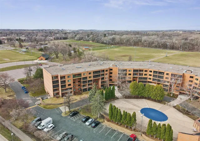 5th image of 3320 Louisiana Ave S #402, Minneapolis, MN 55426 | MLS# 7085969