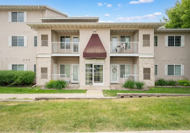 1st image of 3812 9th St Nw #C, Rochester, MN 55901 | MLS# 7085972