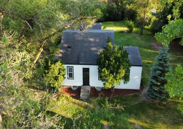 Photo 2 of Single family home for sale at 1612 County Rd C E, Saint Paul, MN 55109 | MLS# 7085992 | Listing updated on 2026-09-12
