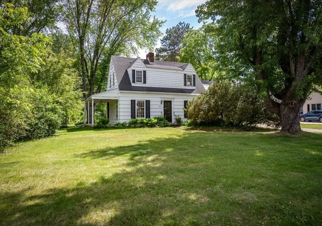 Homes for sale in Menomonie, WI | 320 Elm Ave W, Menomonie, WI 54751 | MLS# 7086063