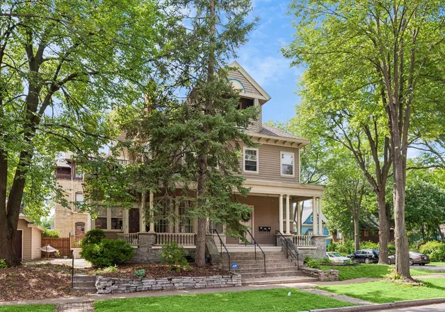 2nd image of 197 Kent St, Saint Paul, MN 55102 | MLS# 7086068
