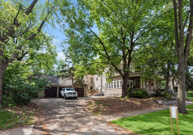 Photo 3 of House for sale at 197 Kent St, Saint Paul, MN 55102 | MLS# 7086068 | Listing updated on 2026-08-31
