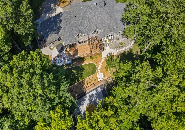 Photo 2 of Mansion for sale at 4400 Ettenmoor Ln Sw, Rochester, MN 55902 | MLS# 7086130 | Listing updated on 2026-08-03