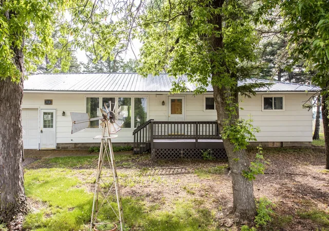 Homes for sale in Carlos, MN | 510 Douglas Ave, Carlos, MN 56319 | MLS# 7086135