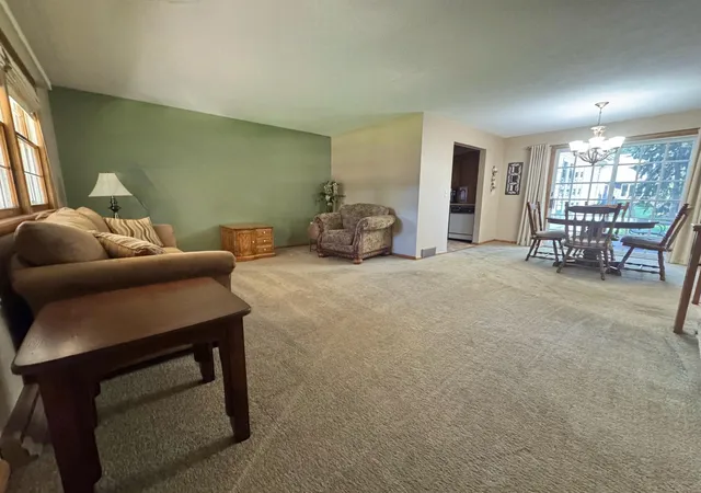 3rd image of 906 Birch St, Marshall, MN 56258 | MLS# 7086166