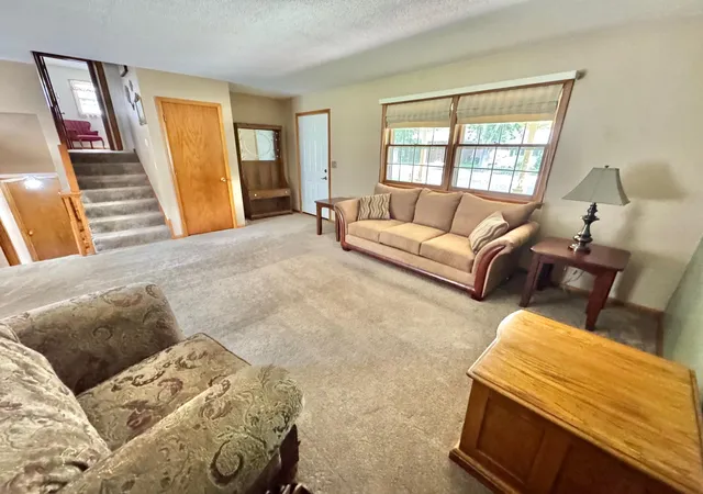 4th image of 906 Birch St, Marshall, MN 56258 | MLS# 7086166
