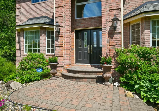 Photo 12 of Single family home for sale at 12728 Sable Dr, Burnsville, MN 55337 | MLS# 7086209 | Listing updated on 2026-08-28