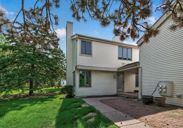 Homes for sale in Woodbury, MN | 313 Elan Ct, Woodbury, MN 55125 | MLS# 7086216