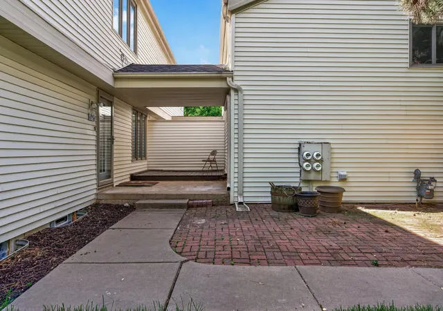 Homes for sale in Woodbury, MN | 313 Elan Ct, Woodbury, MN 55125 | MLS# 7086216