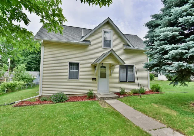 Homes for sale in Glencoe, MN | 1319 Chandler Ave N, Glencoe, MN 55336 | MLS# 7086255