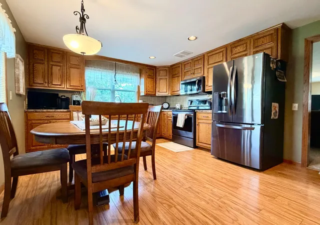 Photo 3 of Single family home for sale at 1801 S Shore Dr, Worthington, MN 56187 | MLS# 7086275 | Listing updated on 2026-10-06