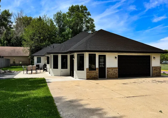 Homes for sale in Elysian, MN | 203 Frank Ave Nw, Elysian, MN 56028 | MLS# 7086292