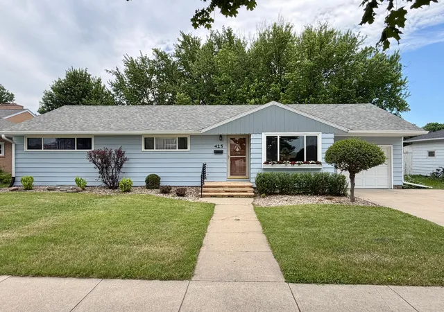 Homes for sale in Luverne, MN | 425 W Dodge St, Luverne, MN 56156 | MLS# 7086298