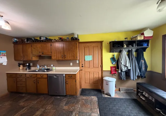 4th image of 425 W Dodge St, Luverne, MN 56156 | MLS# 7086298