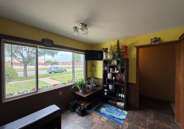 5th image of 425 W Dodge St, Luverne, MN 56156 | MLS# 7086298