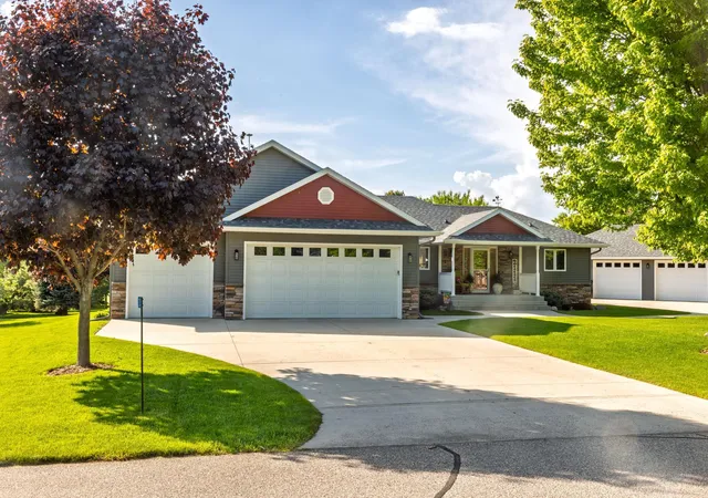 2nd image of 2111 Robins Nest Se, Alexandria, MN 56308 | MLS# 7086327