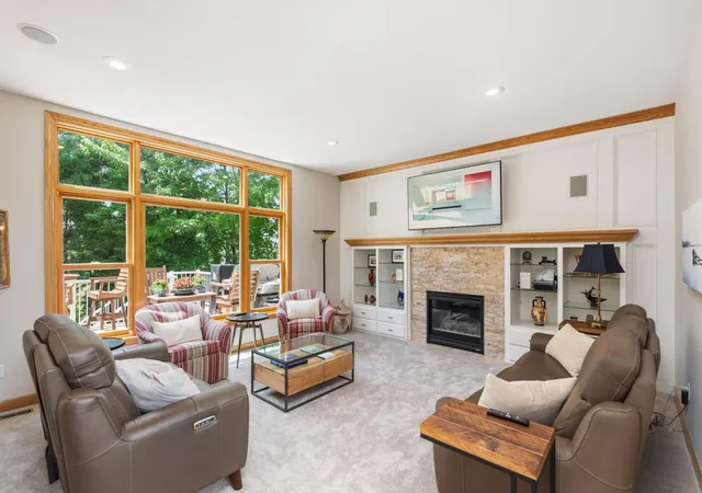 2nd image of 10051 Gristmill Rdg, Eden Prairie, MN 55347 | MLS# 7086343