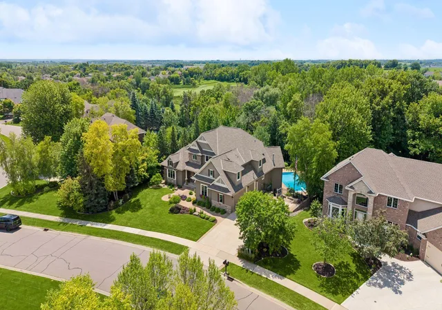 2nd image of 2932 Fairway Dr, Chaska, MN 55318 | MLS# 7086350