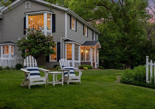 2nd image of 60 Myrtlewood Rd, Wayzata, MN 55391 | MLS# 7086406