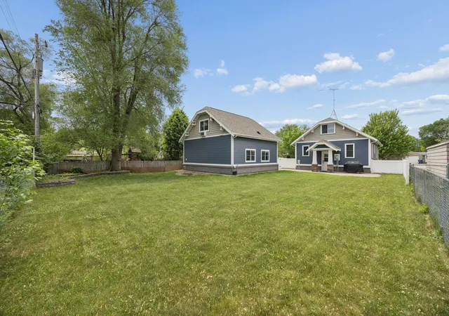 Photo 3 of Single family home for sale at 1014 11th Avenue N, Saint Cloud, MN 56303 | MLS# 7086524 | Listing updated on 2026-08-19