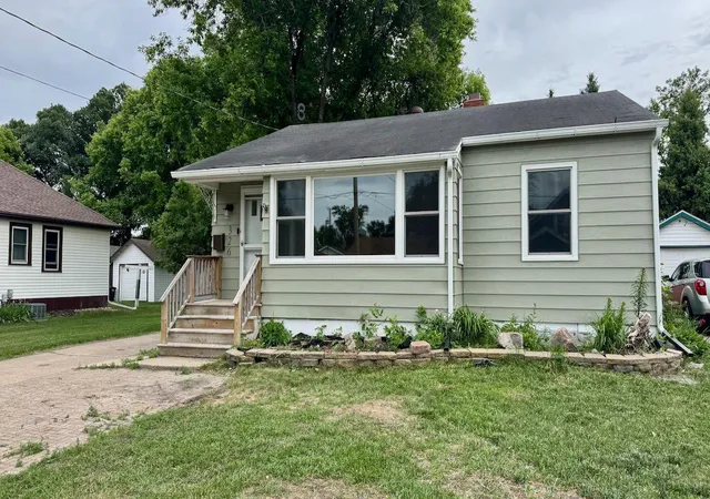 38th image of 326 Elmwood Ave S, Fargo, ND 58103 | MLS# 7086527